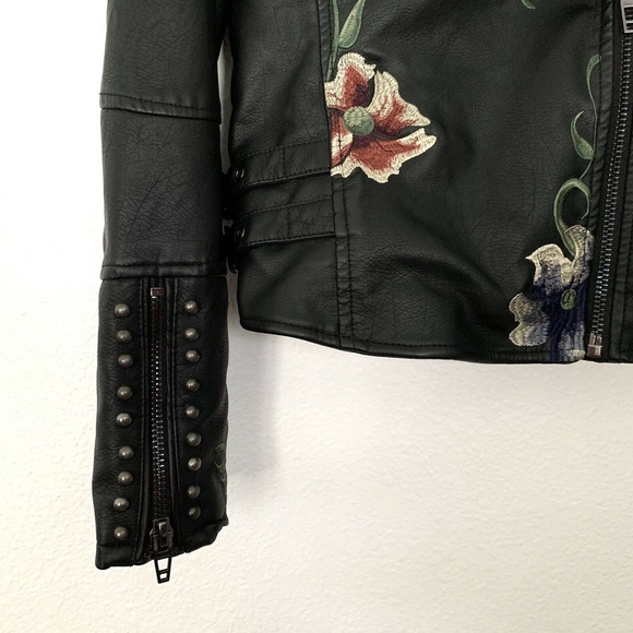 BLANKNYC Black Floral Faux Leather Moto Jacket - Picture 7 of 12